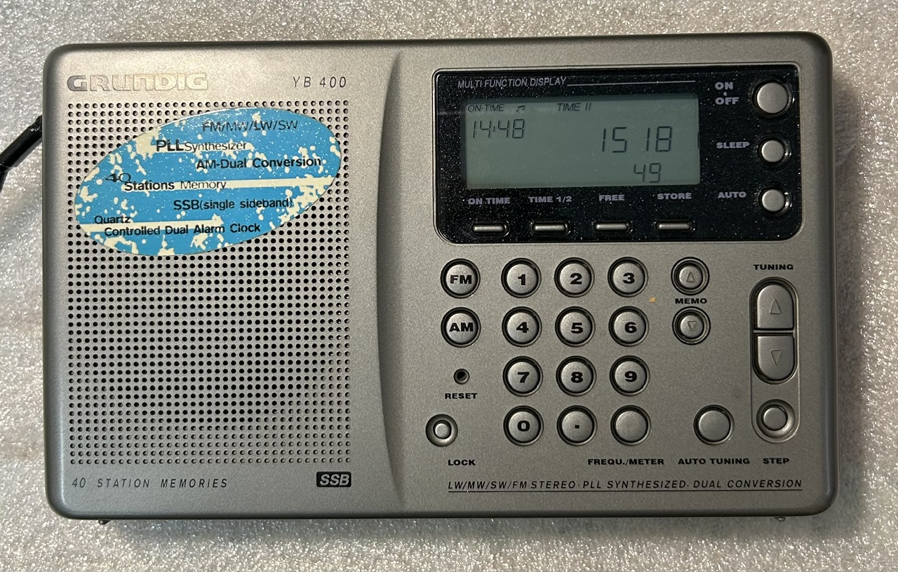 Přehledový přijímač GRUNDIG YACHT BOY 400